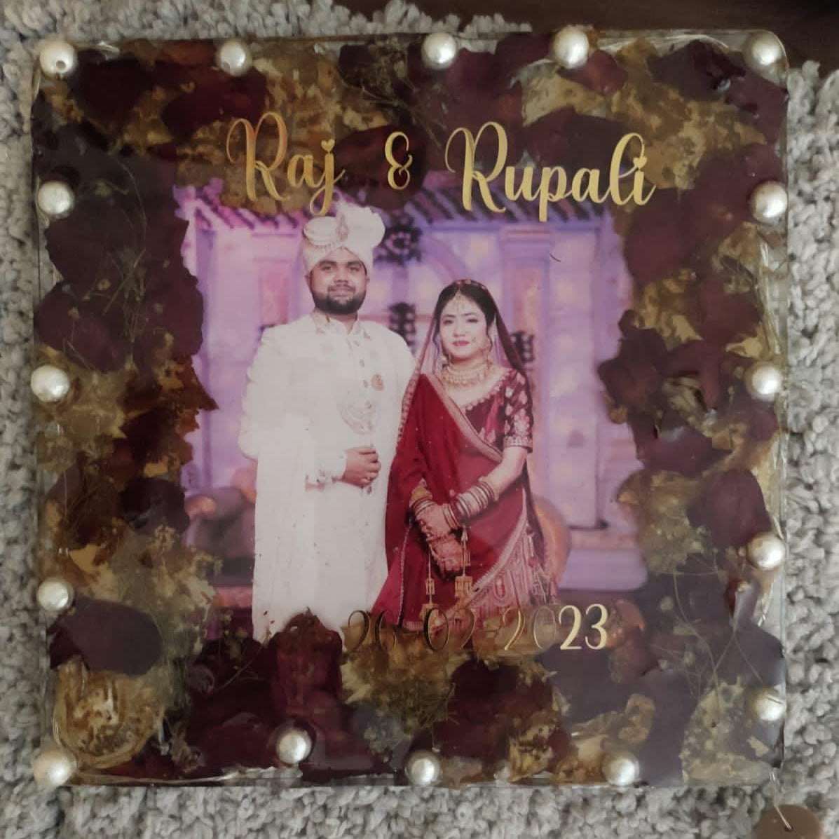 Artful Amore Resin Varmala Flowers and Couple Picture Preserved in an Edgy Block