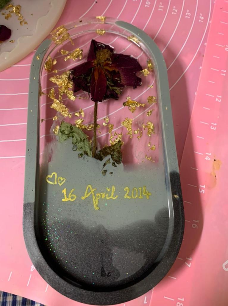 Serene Rose Tray: Resin Tray with Preserved Roses in Elegant Gray