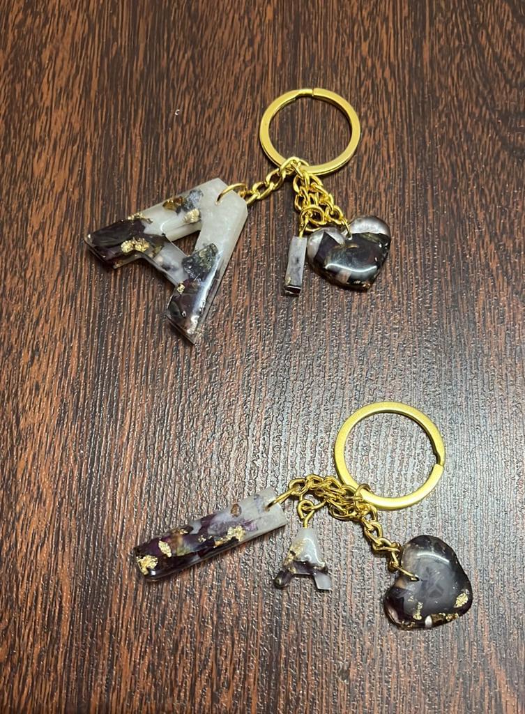 Artistic Alphabet Resin Creative Letter Keychain (flower Preservation)