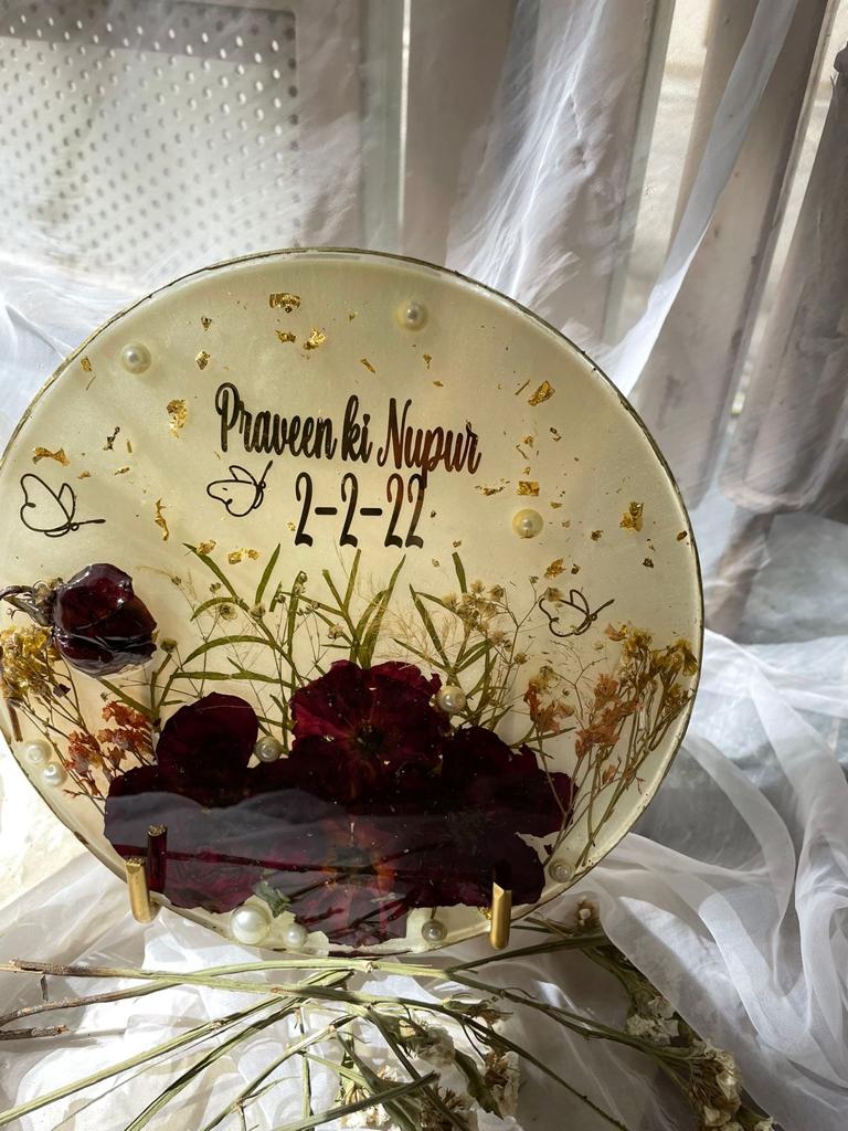 Radiant Rose Symphony: Funky Resin Roses Harmonizing the Couple's Name