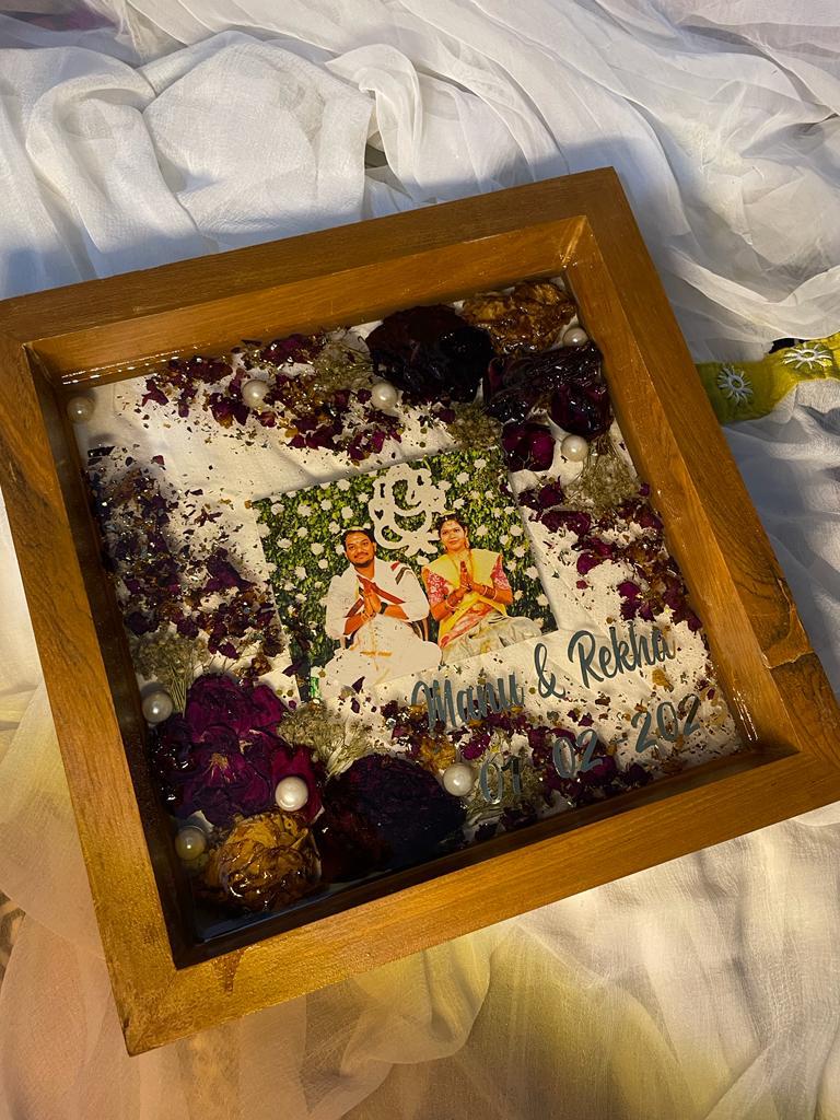 Picture-Perfect Varmala: Resin Keepsake in Wooden Box with Picture and Pearls