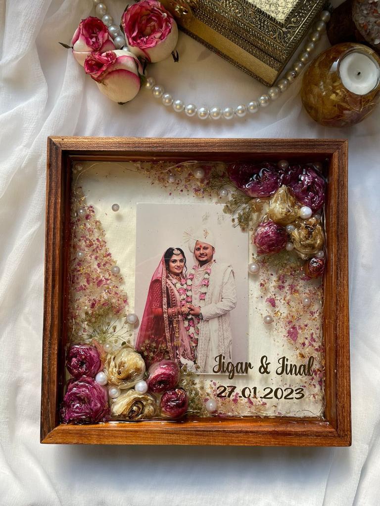Funky Foliage Jaimala Preservation in Wooden Frame with Couples' Picture