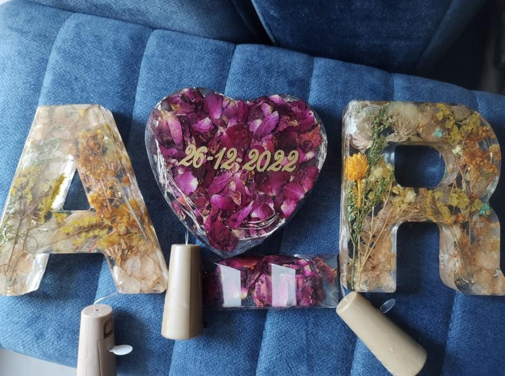 Heartbeat Glow: Resin Couple LED Initial Letters with Heart