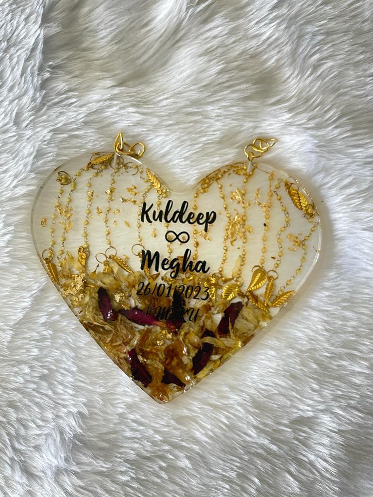 Kalira Treasures: Resin Hanging Heart Frame with Preserved Bridal Kaliras and Custom Couple's Name