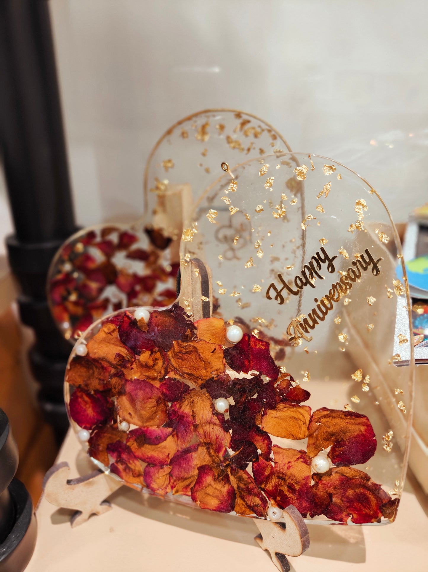 Customized Resin Heart Frame with Stand