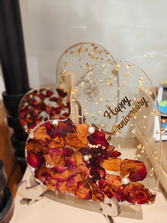 Customized Resin Heart Frame with Stand