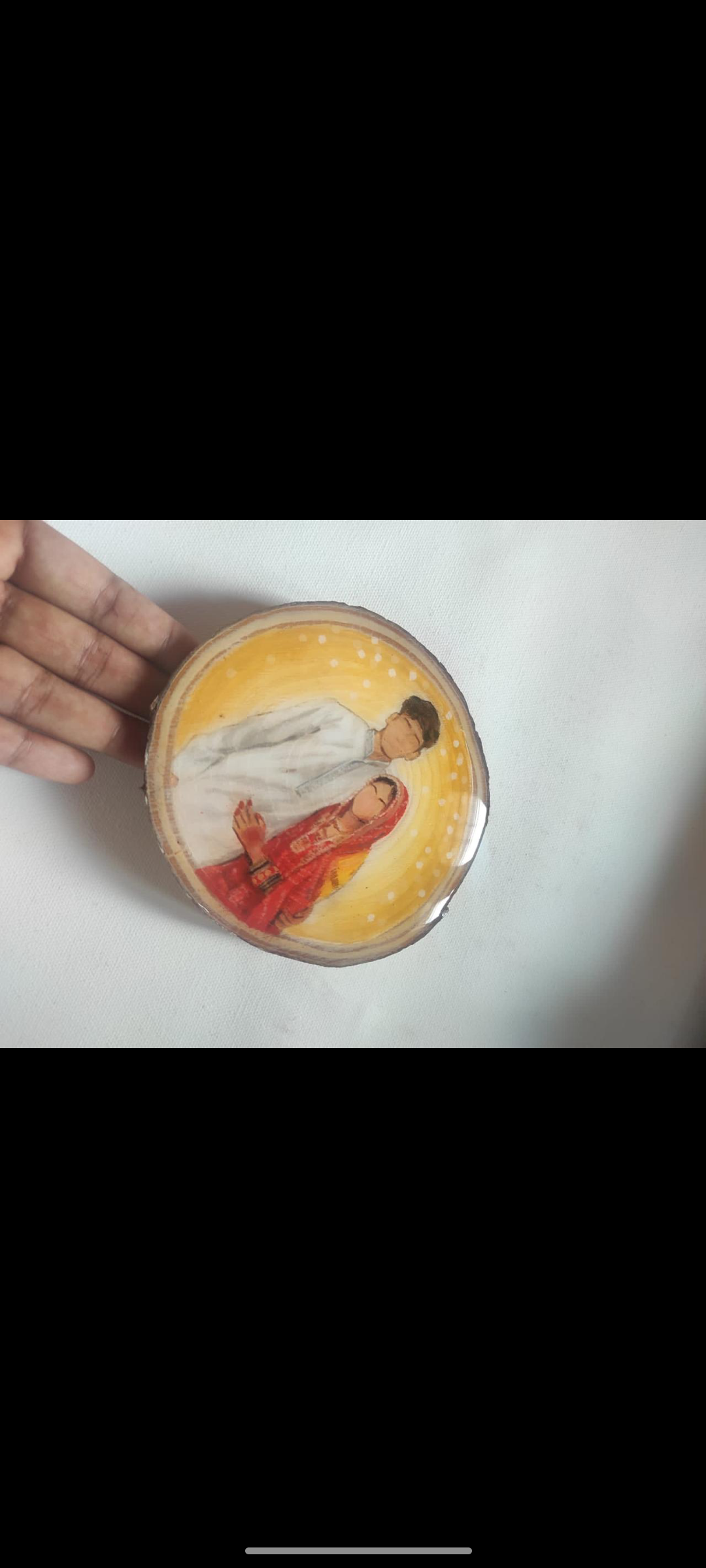 Hand Painted Faceless Portrait of Couple on a Wooden Slice