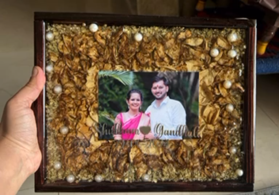 Personalized Resin Photo Frame with Names and Floral Accents