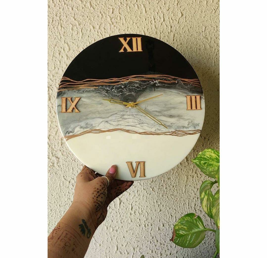 Black Wave Analog Clock