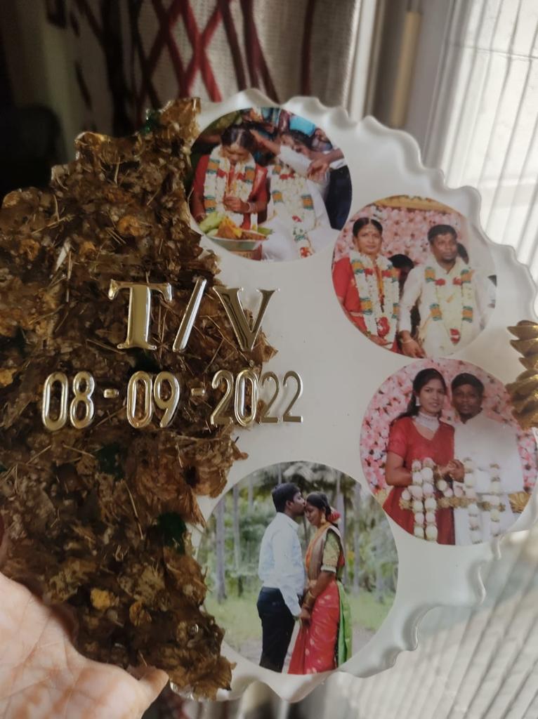 Vows Embrace: Resin Round Frame with Preserved Varmala