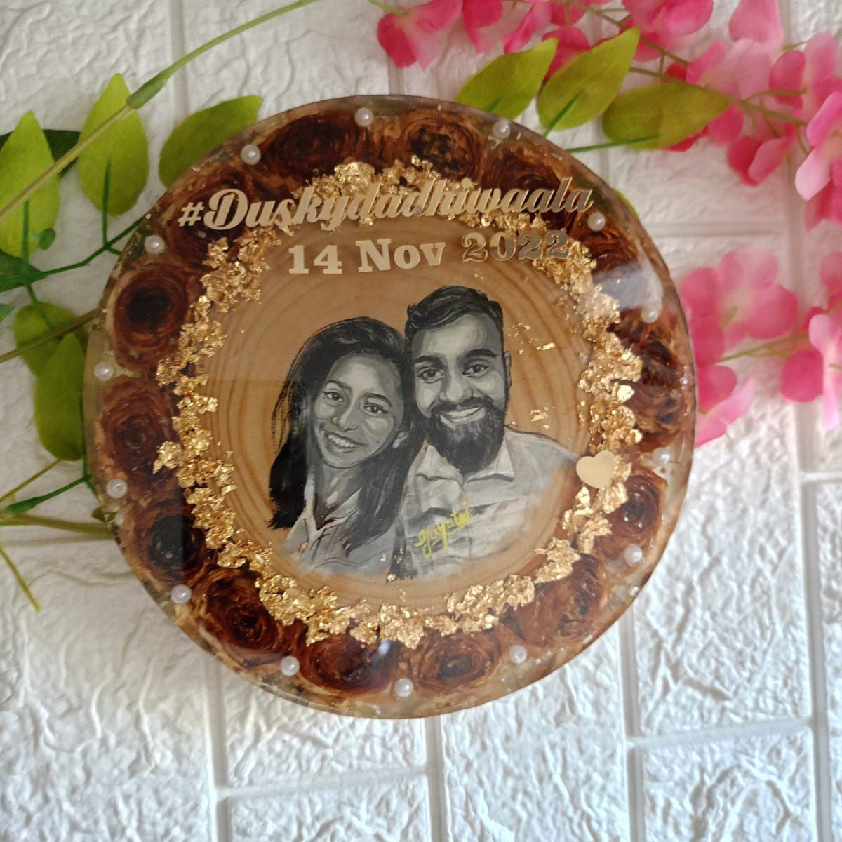 Wooden Slice Romance: Resin Flower Artistry