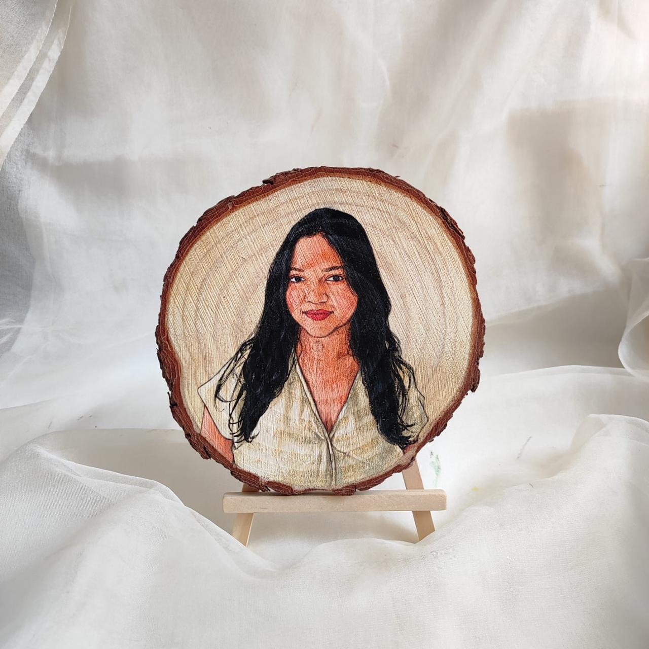 Artisanal  hand-paintedTimber Tales  disk