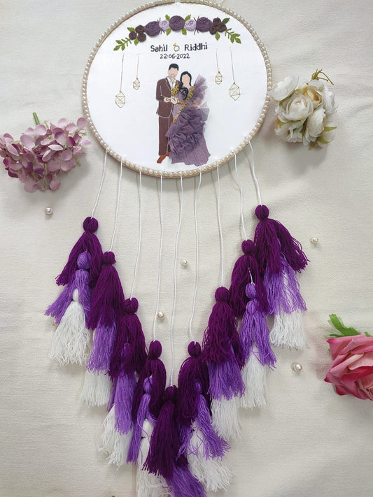 Stitched Together: Full Thread Couple Hoop Illustration in Delicate Detail