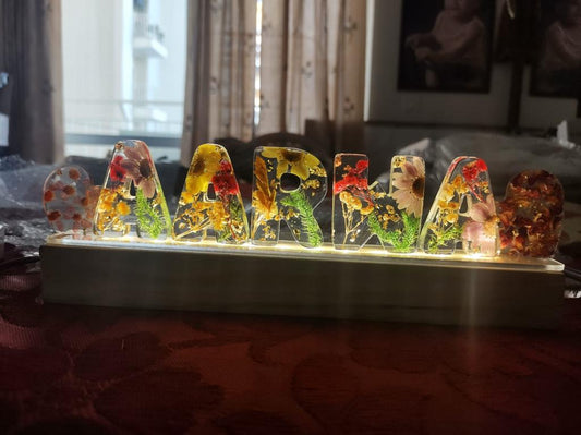 Garden Delight Custom Dried Flower Nightlight Name Lamp