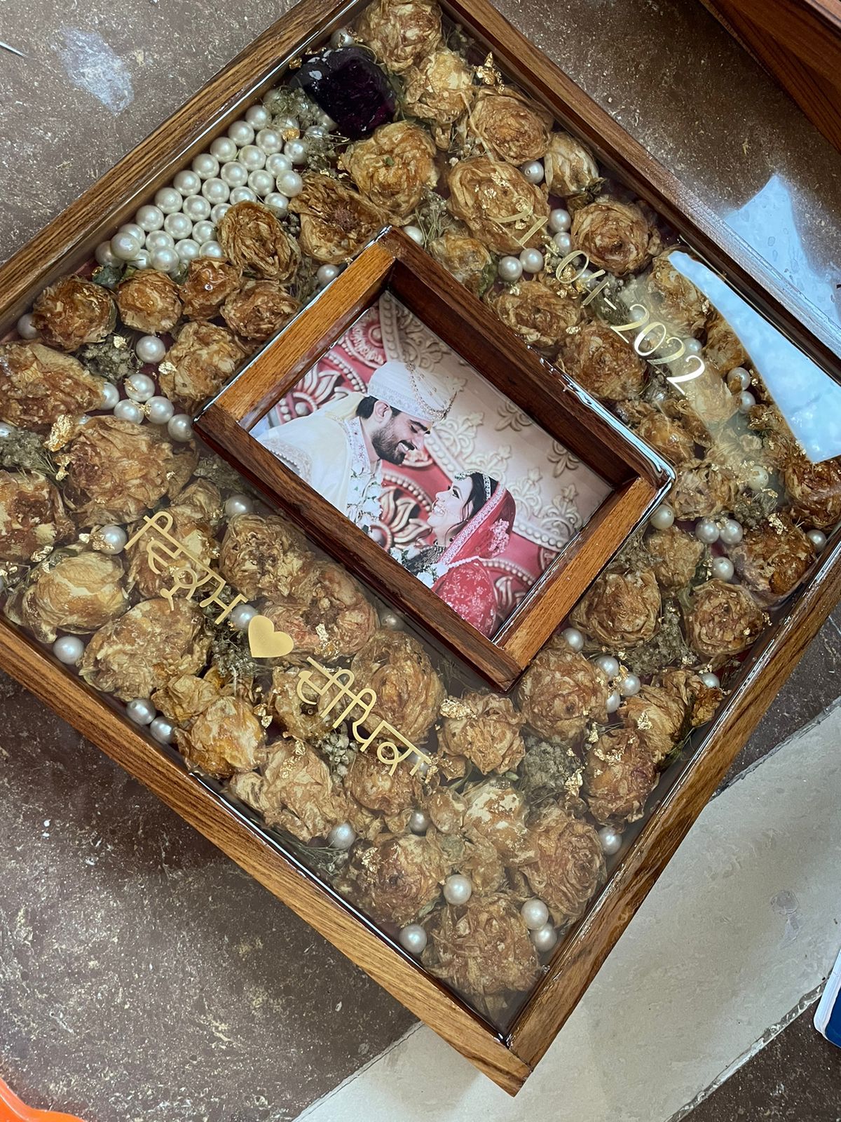 Memento Garland Preservation