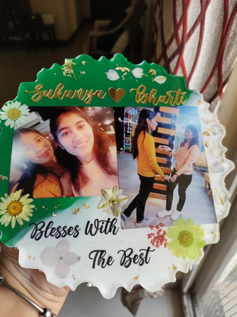 One-of-a-Kind Display: Custom Resin Tabletop Photo Frame