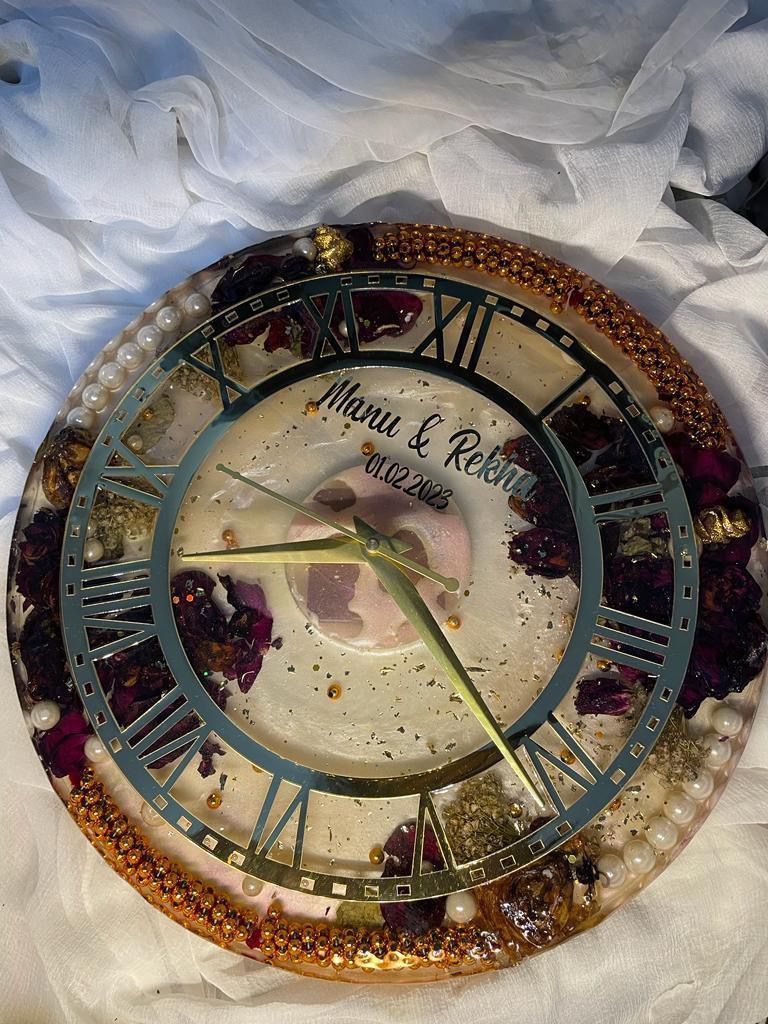 Personalized Flower Preservation Clock