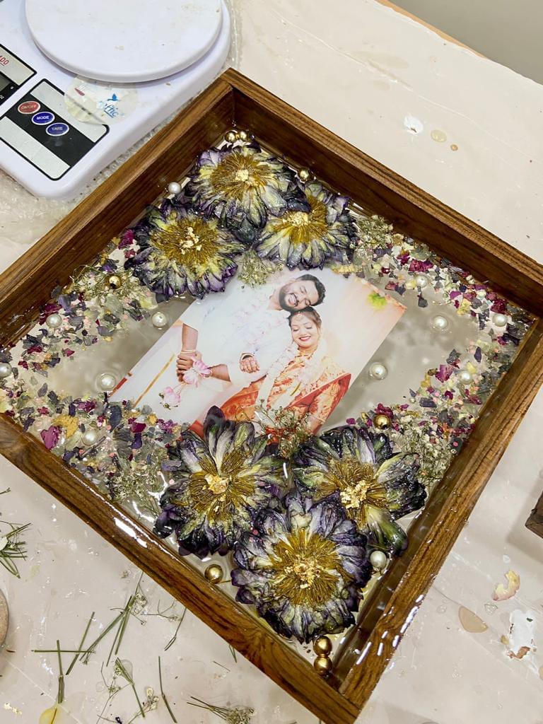 Beautiful varmala Flower Preservation In Wooden Frame