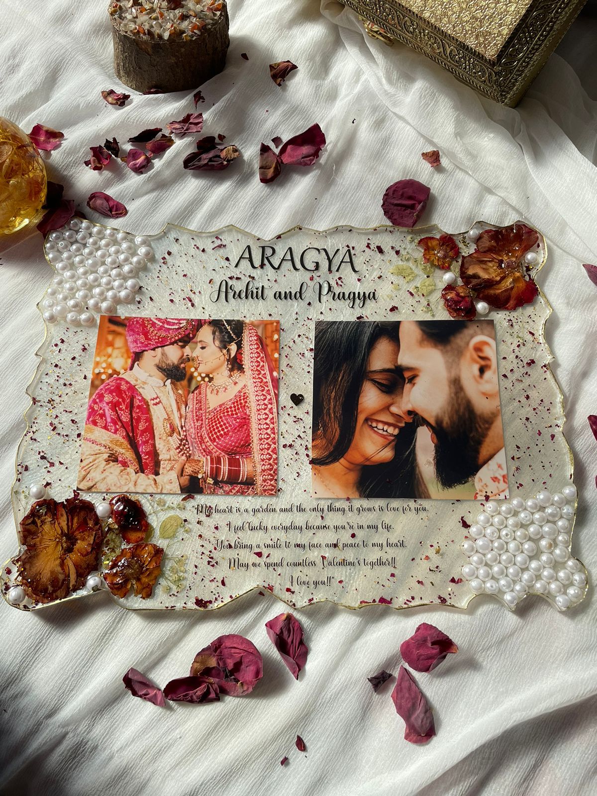 Enchanted Love: Resin Couple Photo Frame with Pearls and Engraved Names