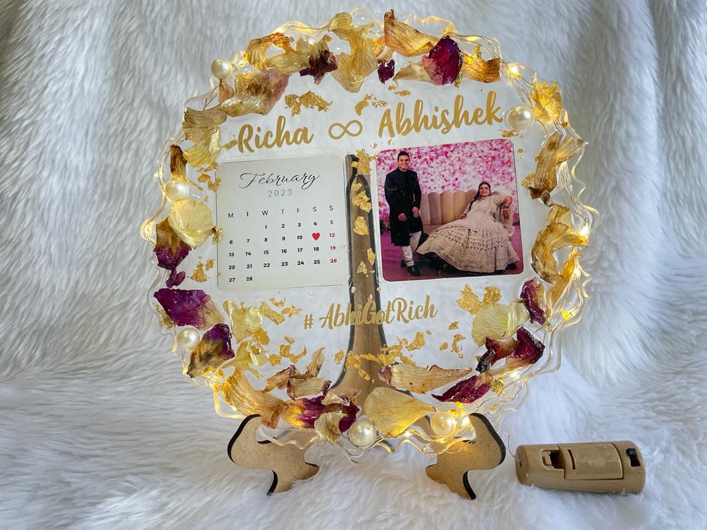 Flower Euphoria Resin Frame with Preserved Flowers, Engraved Marriage Date, and Couple Photo Keepsake