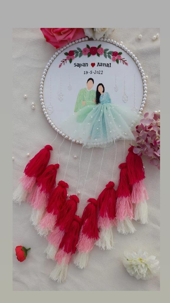 Tassel Tango: Exquisite Couple Embroidery Hoop Art with Tassels