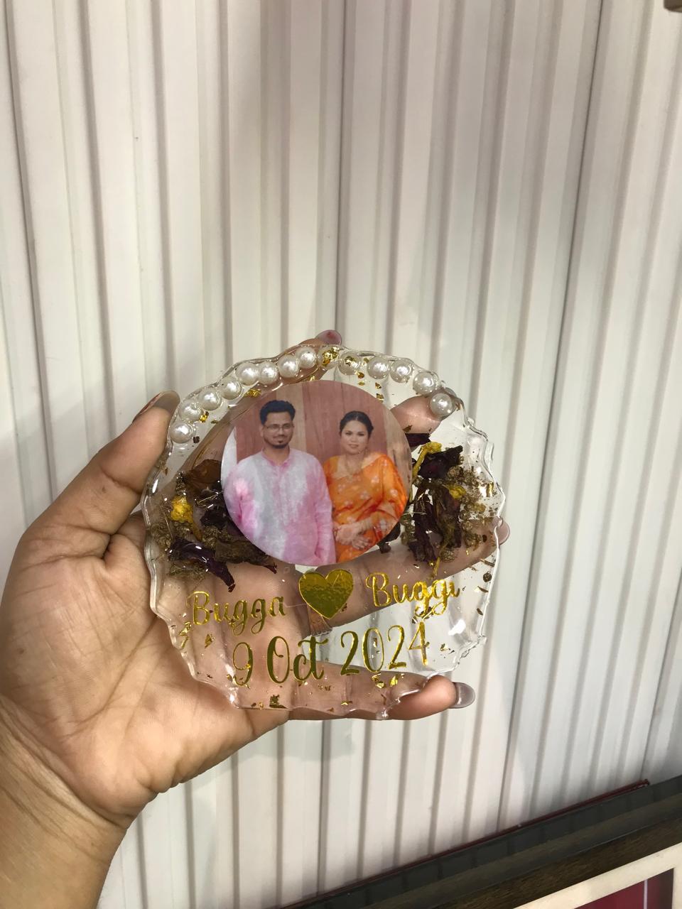 Pagga &amp; Birry Wedding Resin Keepsake