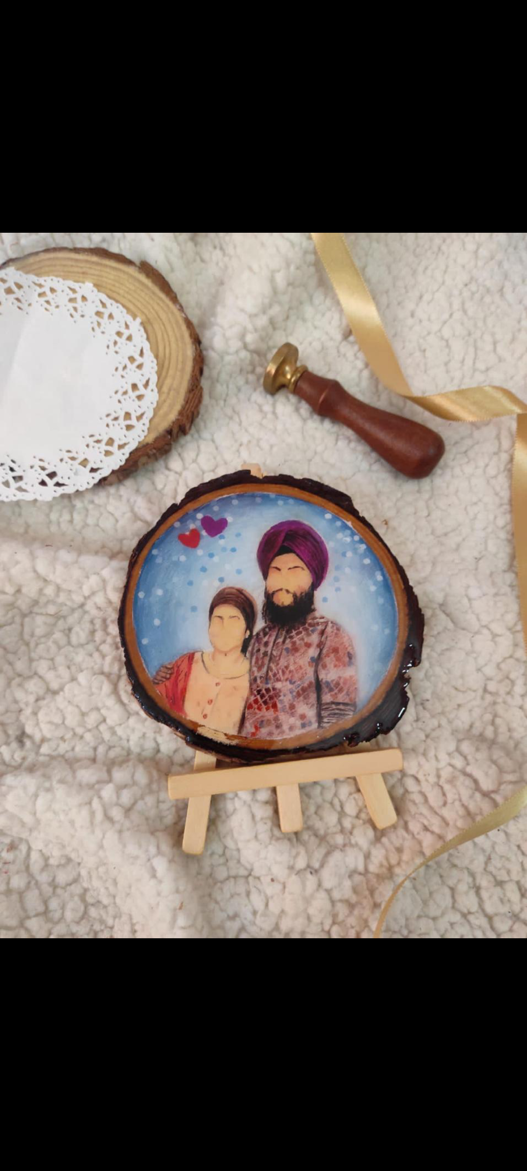 Hand Painted Faceless Portrait of Couple on a Wooden Slice