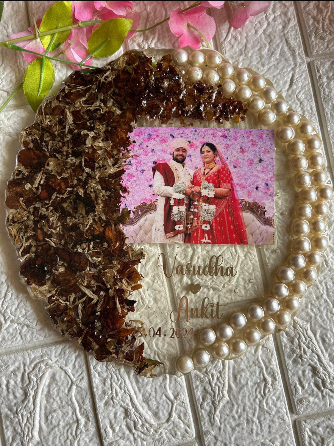 Floral Embrace" Resin Photo Frame