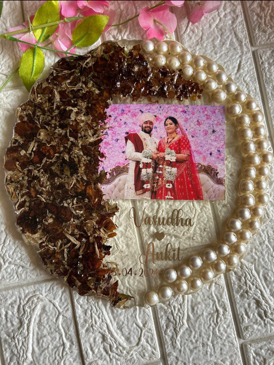 Floral Embrace" Resin Photo Frame