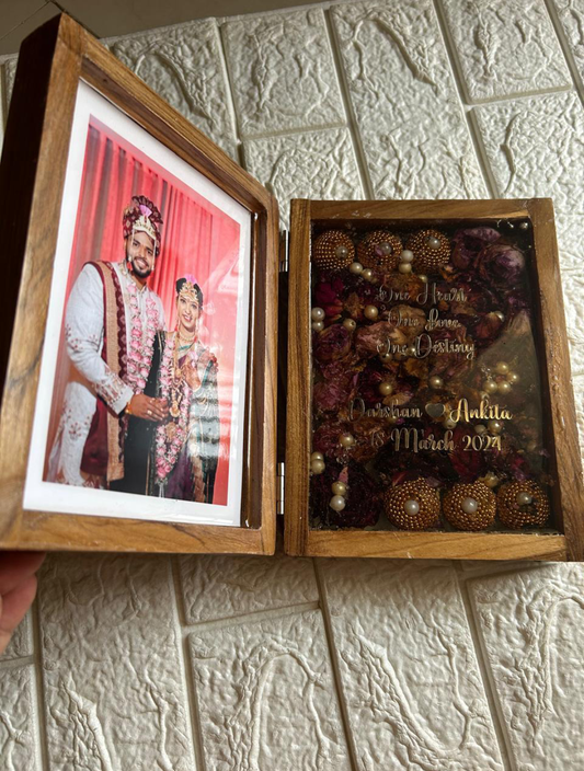A resin art keepsake commemoratin