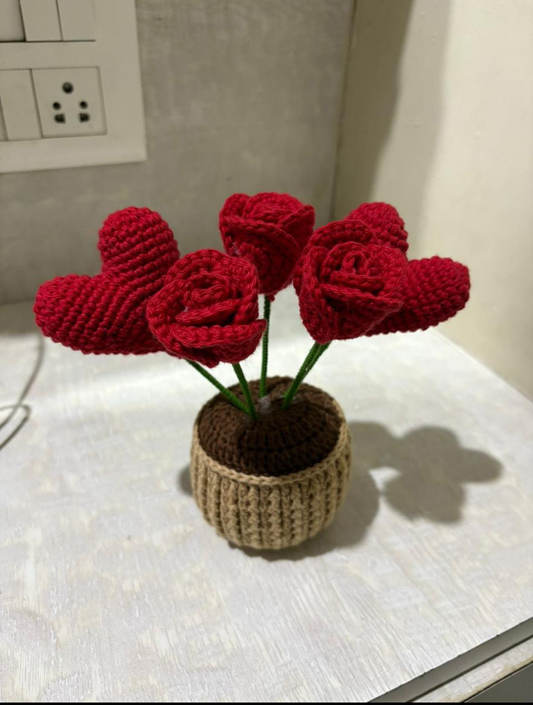 Crochet Love &amp; Roses Pot