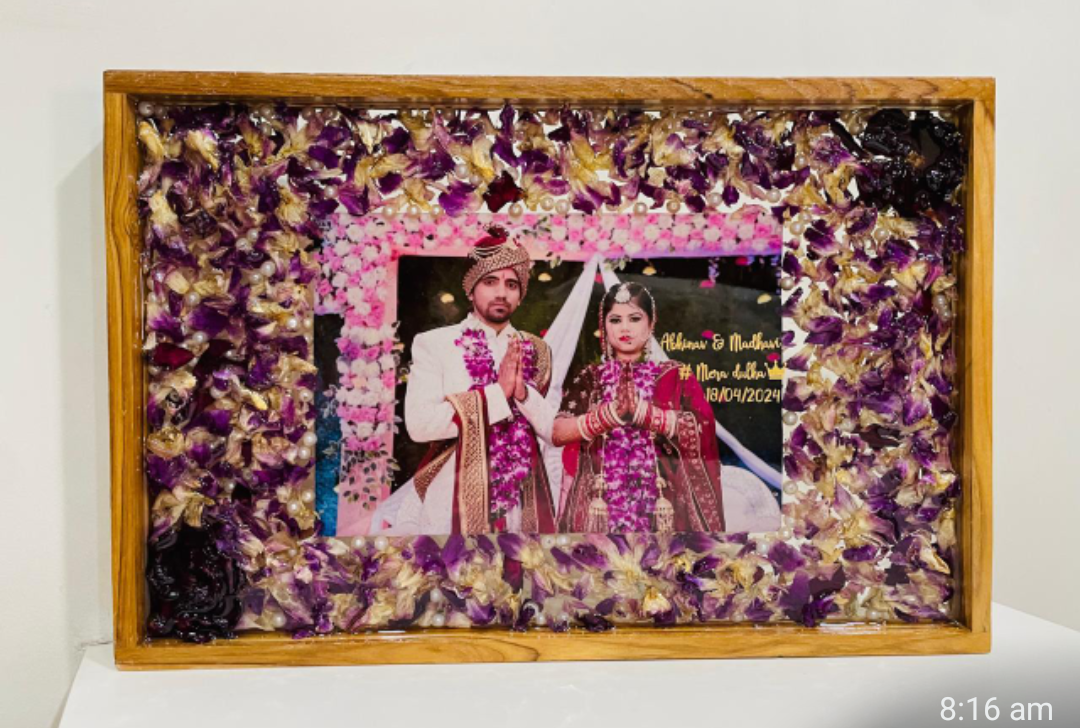 Blooming Love resin Varmala Frame