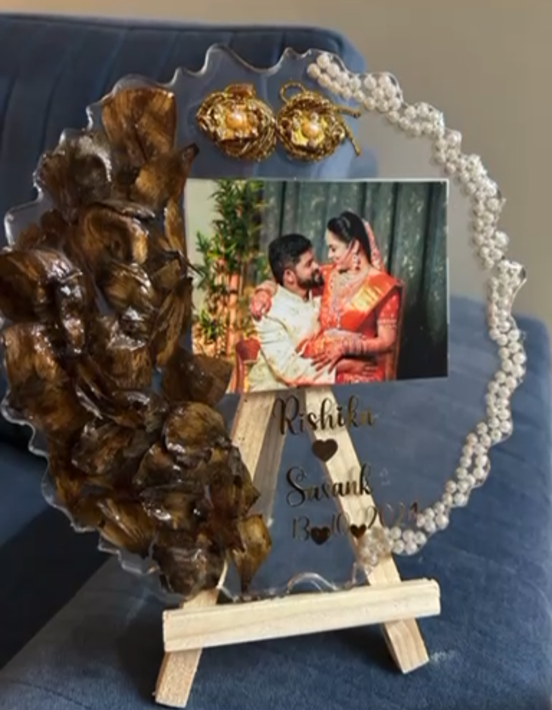 Resin Photo Plaque with Couple Names, Floral Details, and Stand