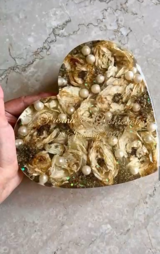 Flower resin Heart Keepsake