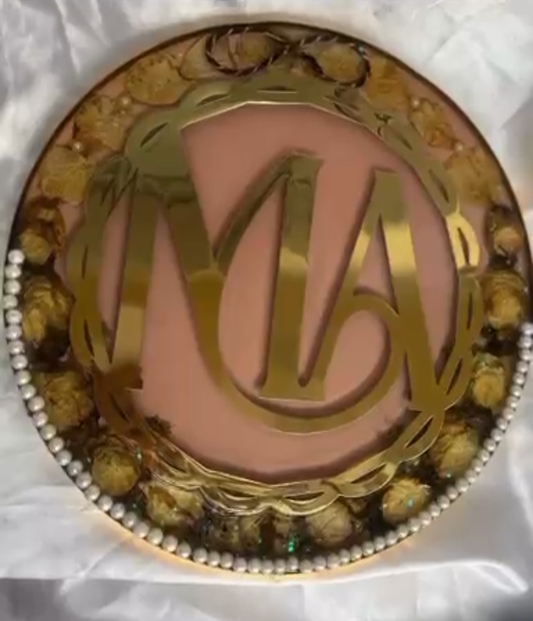Initial Sparkle: Resin Pearl Frame with Couples Circle of Love