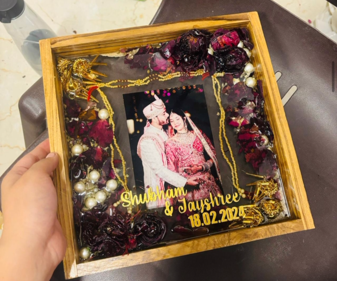 Varmala Frame Voyage Vignette Box