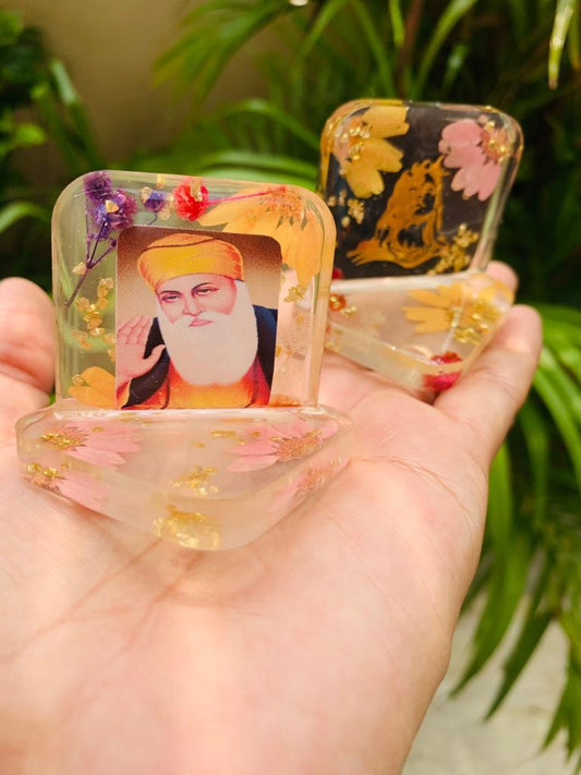 Divine Harmony Resin Decor  Guru Nanak Ji and Lord Shiva