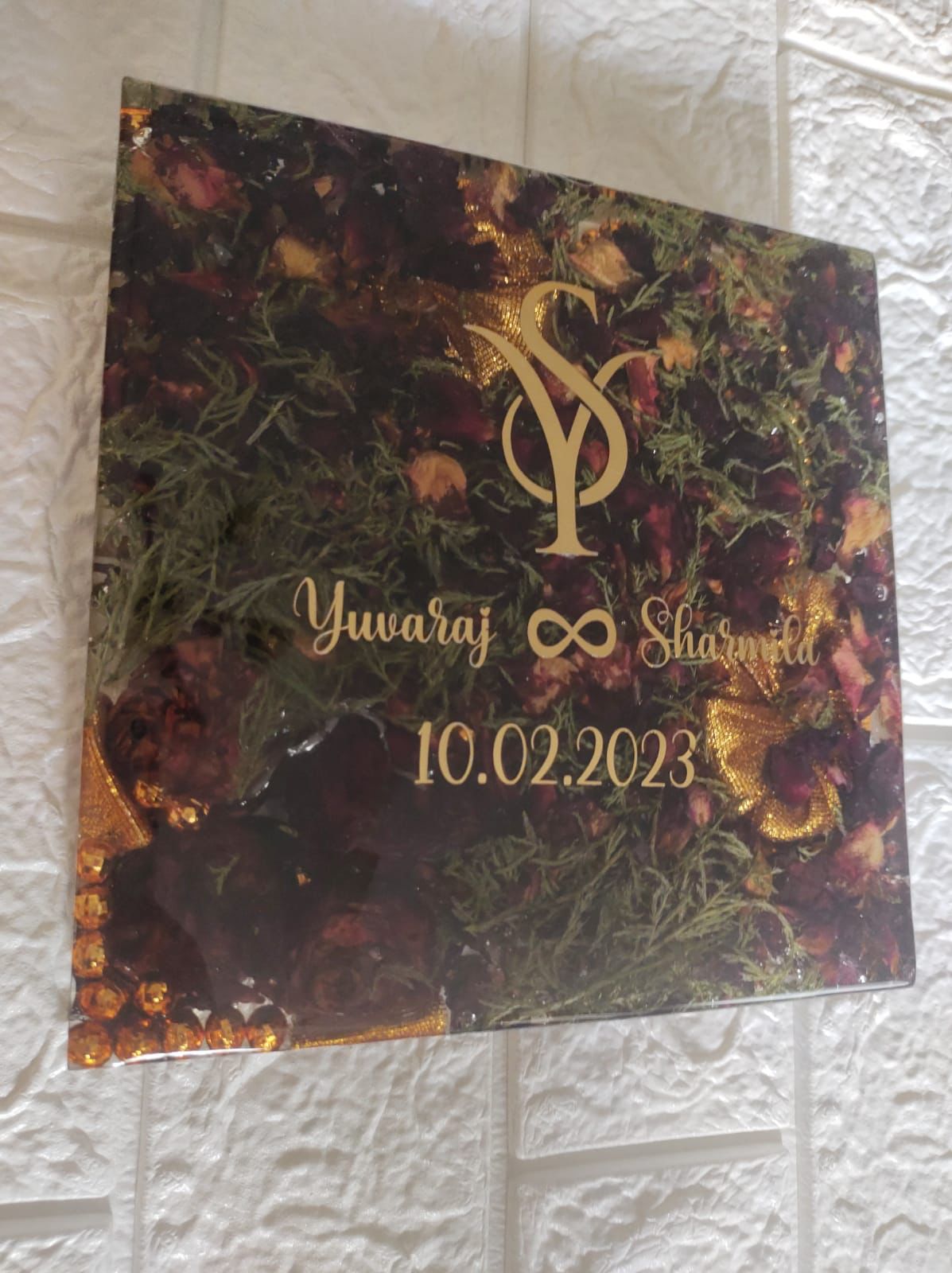 Square Block Varmala Delight: Customized Resin Keepsake with Couples Name