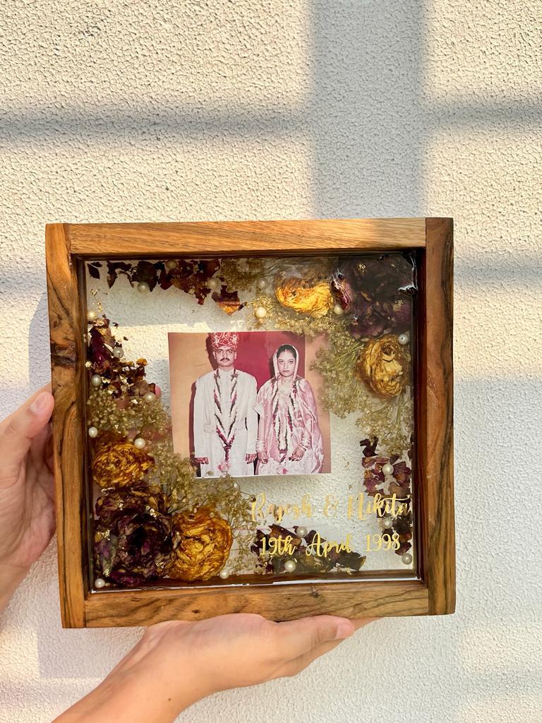 Rustic Elegance: Resin Flowers Preserved and Displayed in a Wooden Frame