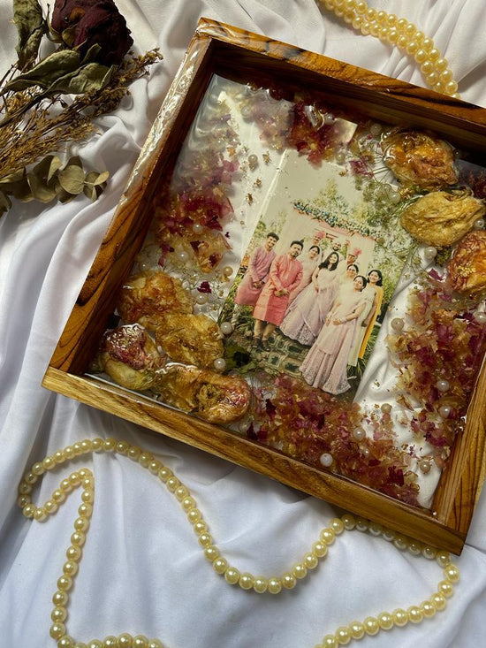 Garden of Memories Epoxy Resin Flower Preservation Frame Celebrating Family Love